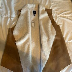 GAP Tan and Cream Sleeveless Vest